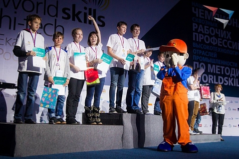 Завершился первый в России чемпионат рабочих профессий среди школьников Junior Skills Юниор Профи.